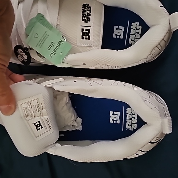 DC Shoe Company sneakers - Picture 6 of 6